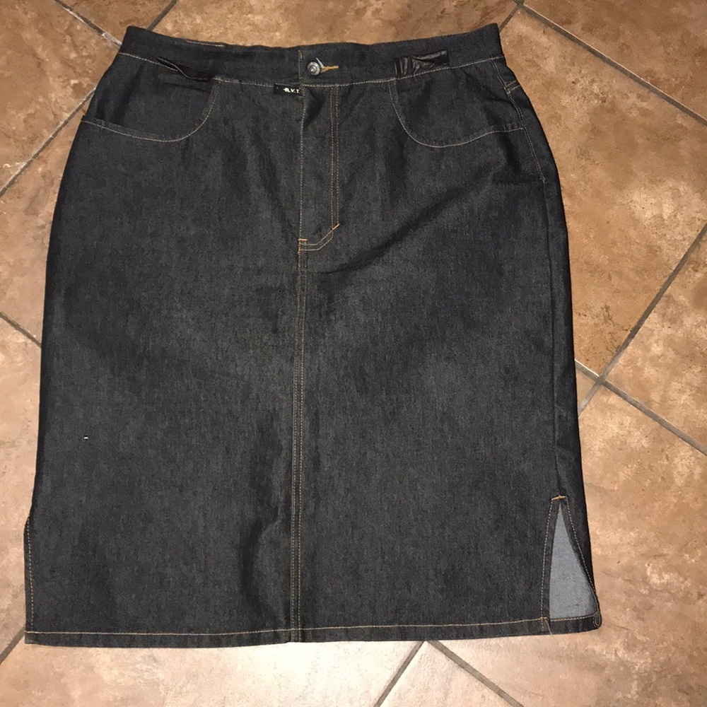 Women’s Stretch Denim Skirt